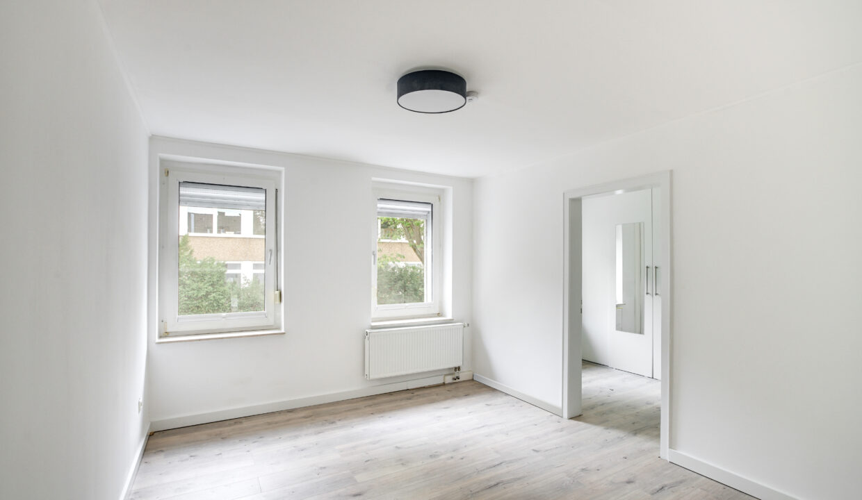 Schlafzimmer 1.OG (1)