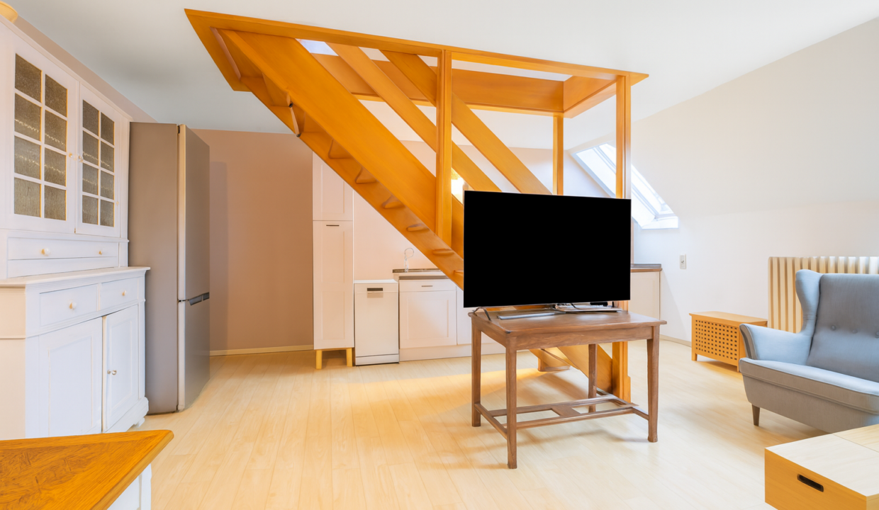 Wohnzimmer 3. OG (KI bearbeitet) (1)