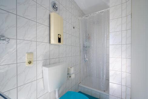Bad mit Dusche Wohn. 1.OG