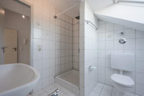 Duschbad mit WC Wohn.DG