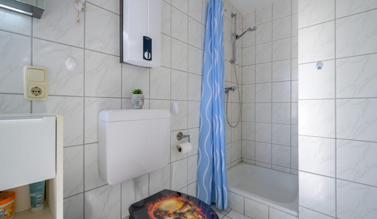 Dusche_ WC Bad Wohn.EG