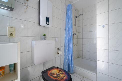 Dusche_ WC Bad Wohn.EG