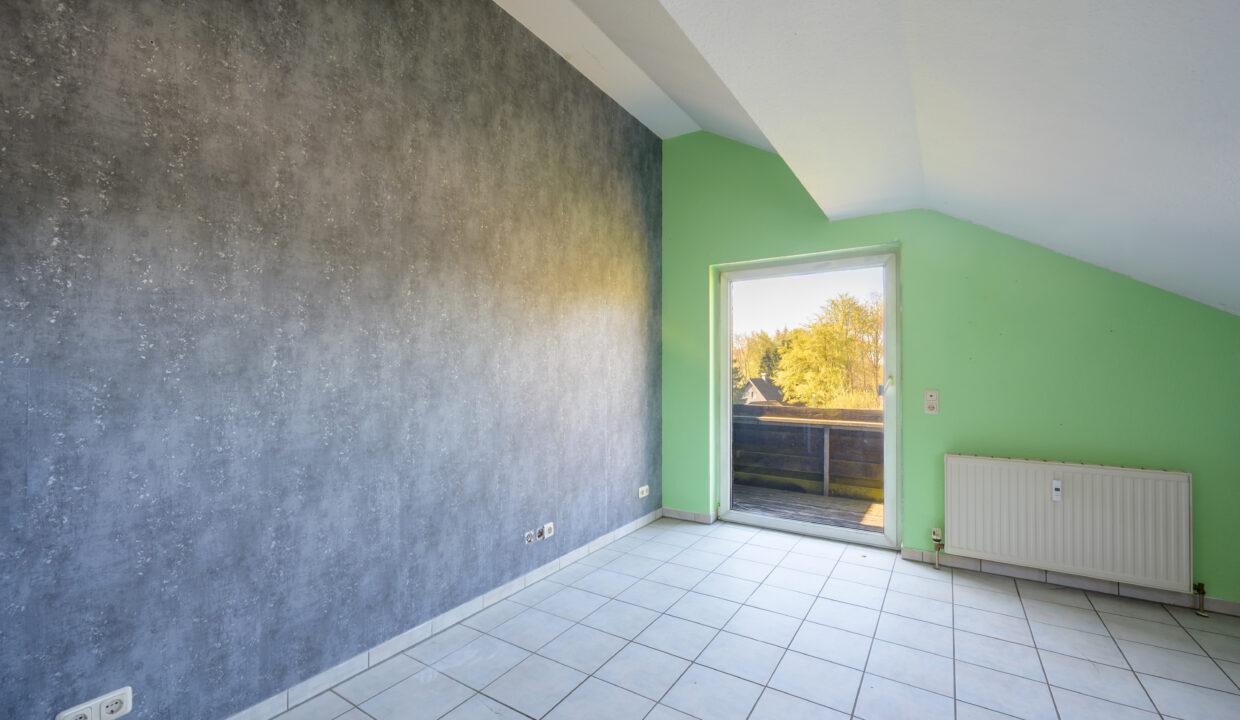 Wohn_ Esszimmer mit Zugang Balkon Wohn.DG