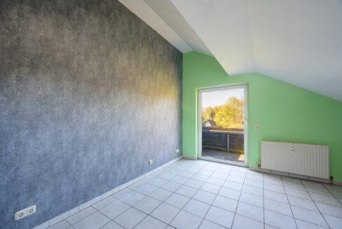 Wohn_ Esszimmer mit Zugang Balkon Wohn.DG
