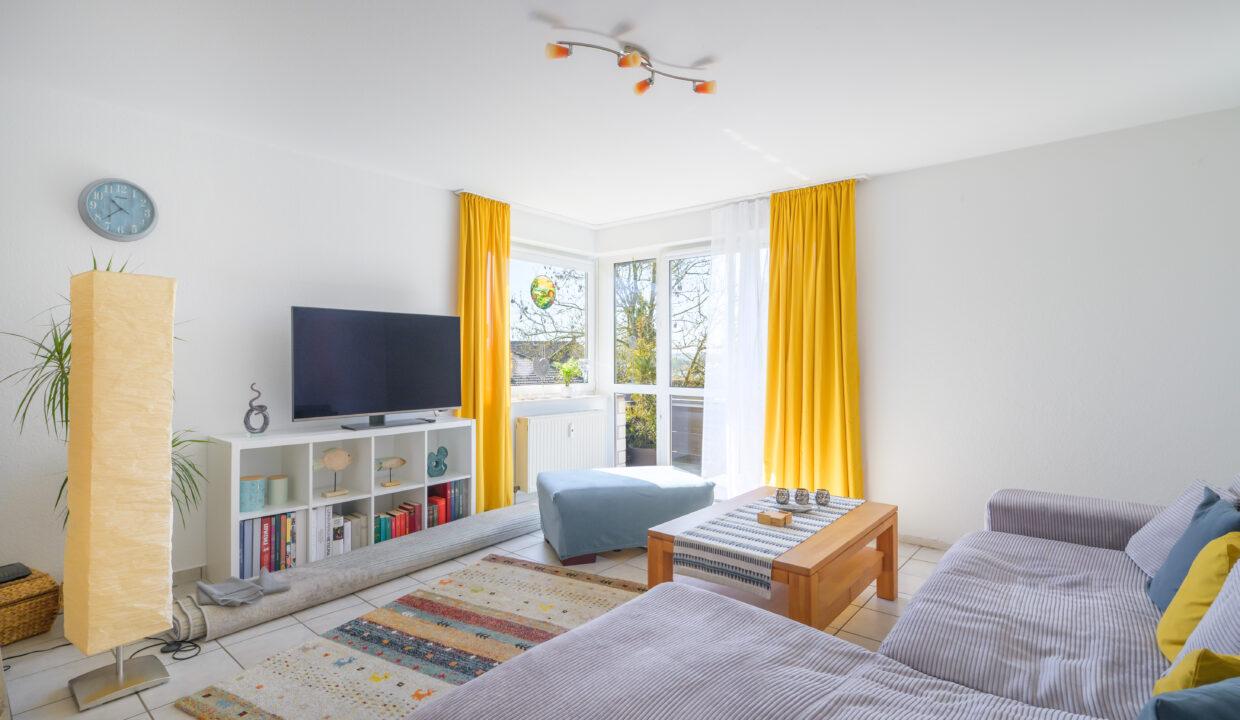 Wohnzimmer Wohn. 1.OG mit Balkon
